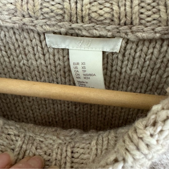 H&M Beige OverSized Chunky Cable Knit Wool Sweater XS - Picture 4 of 5